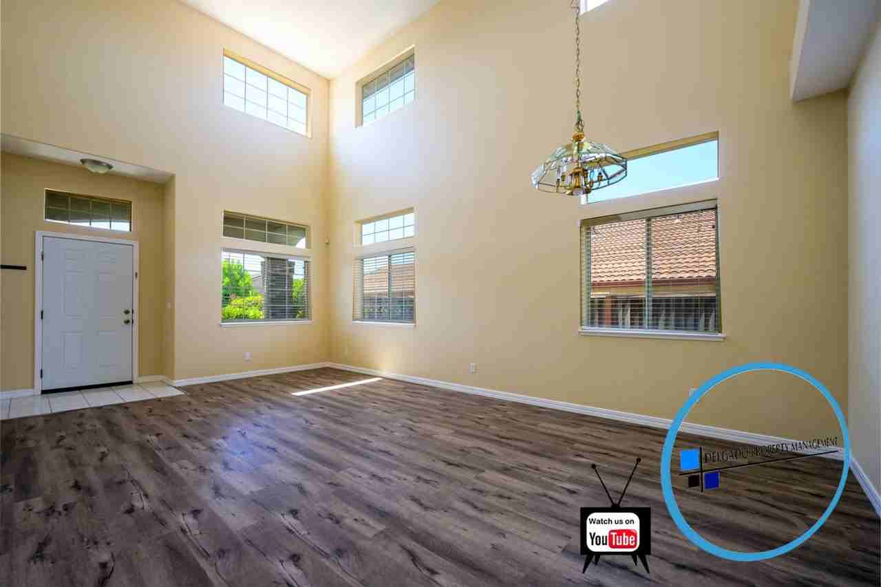 1188 Legend Cir - Photo 2 of 27