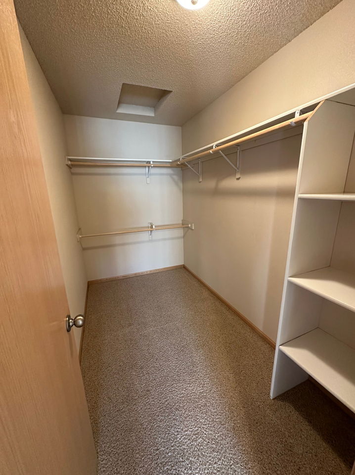 4020 McKenzie Drive SE - Photo 3 of 13