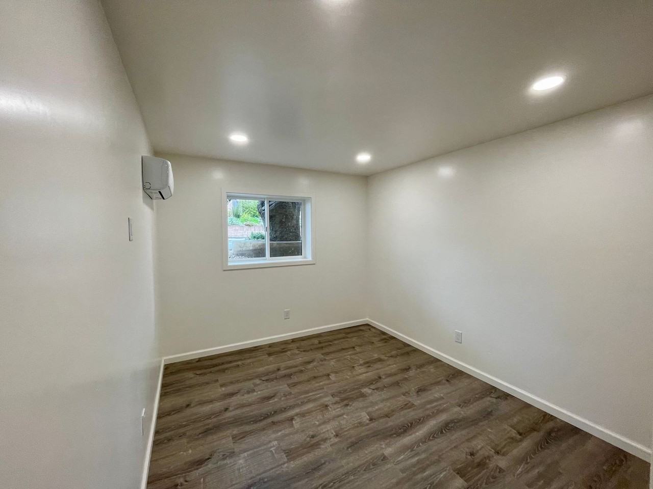 599 Irving Ave - Photo 3 of 14