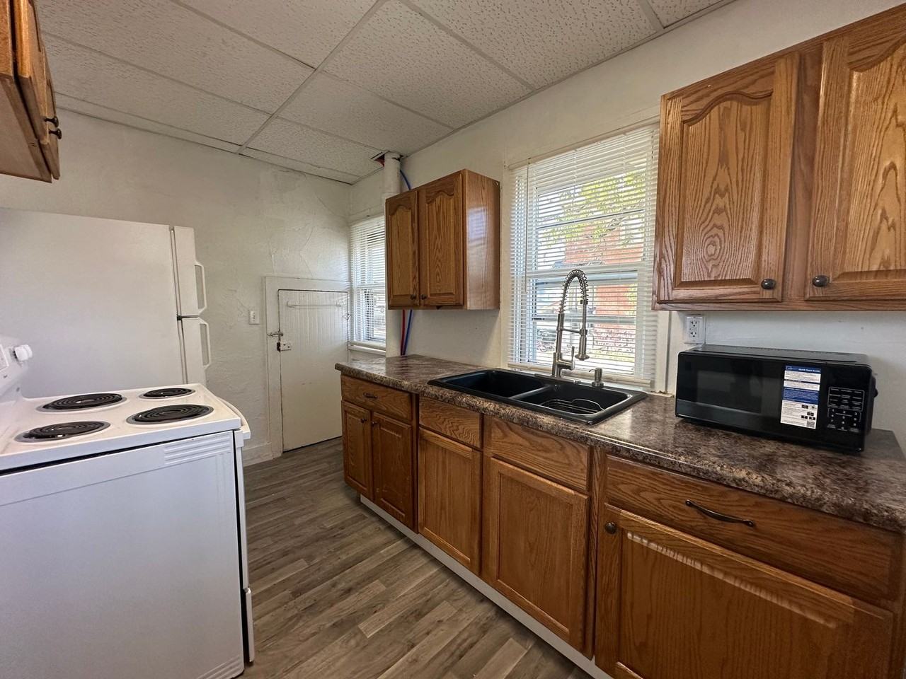 117 S 18th St - Photo 3 of 7