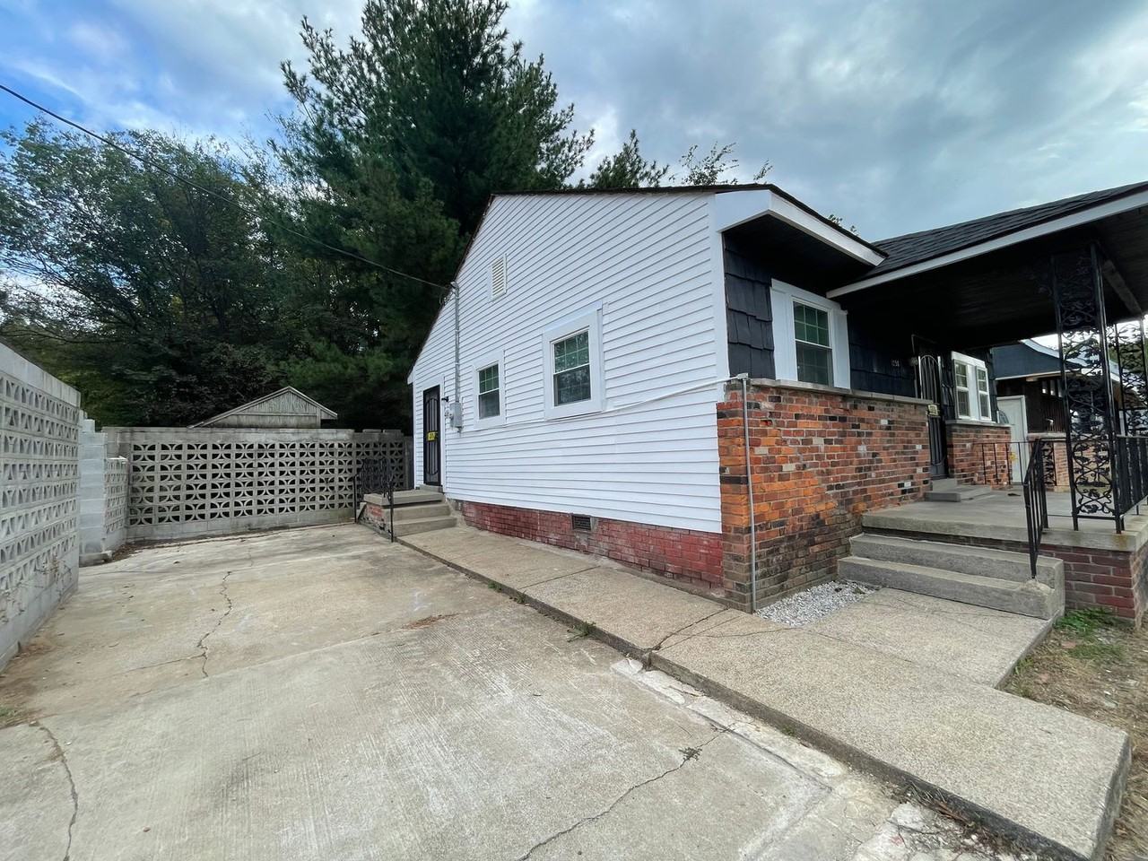 1258 Flournoy Street - Photo 2 of 12