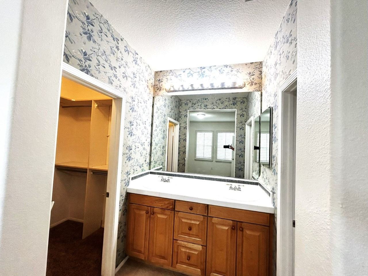 510 Catalina Ln - Photo 5 of 24