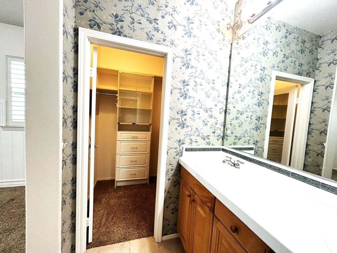 510 Catalina Ln - Photo 6 of 24