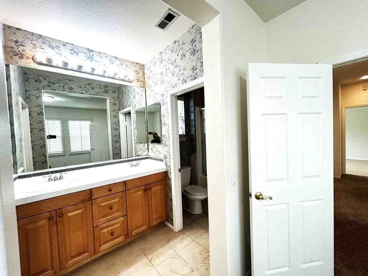 510 Catalina Ln - Photo 7 of 24