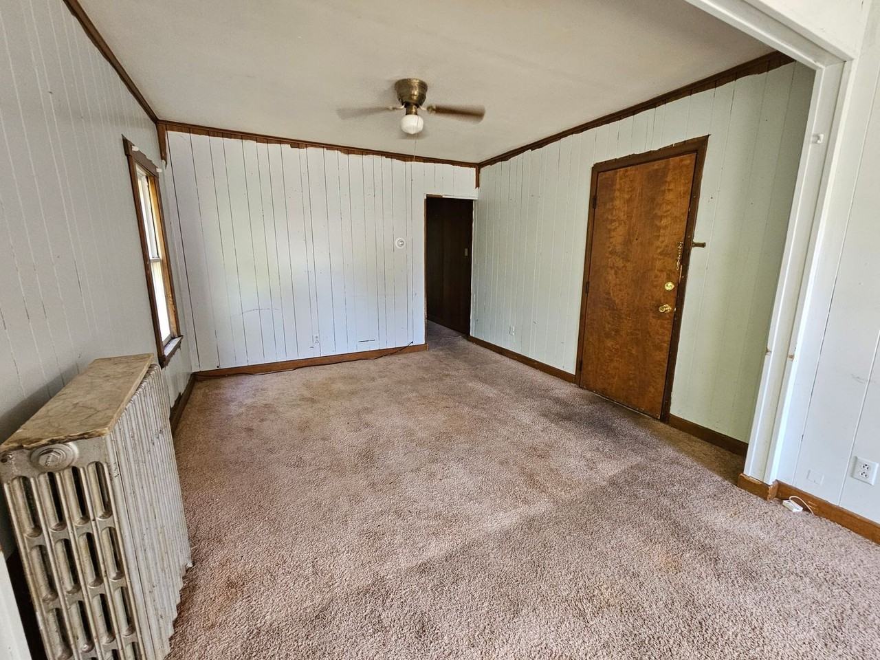 110-112 N Michigan - Photo 3 of 17