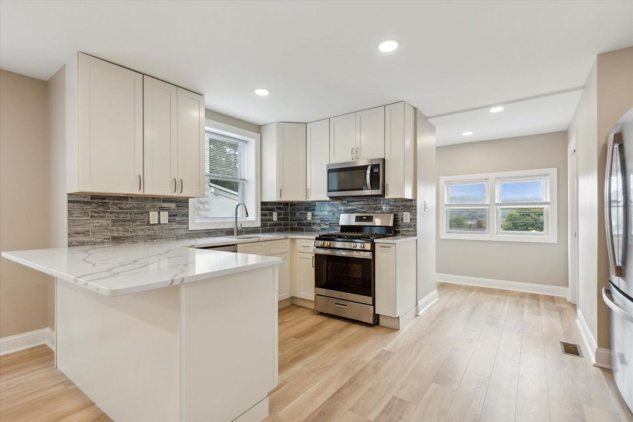 327 E 10th Ave - Photo 4 of 13