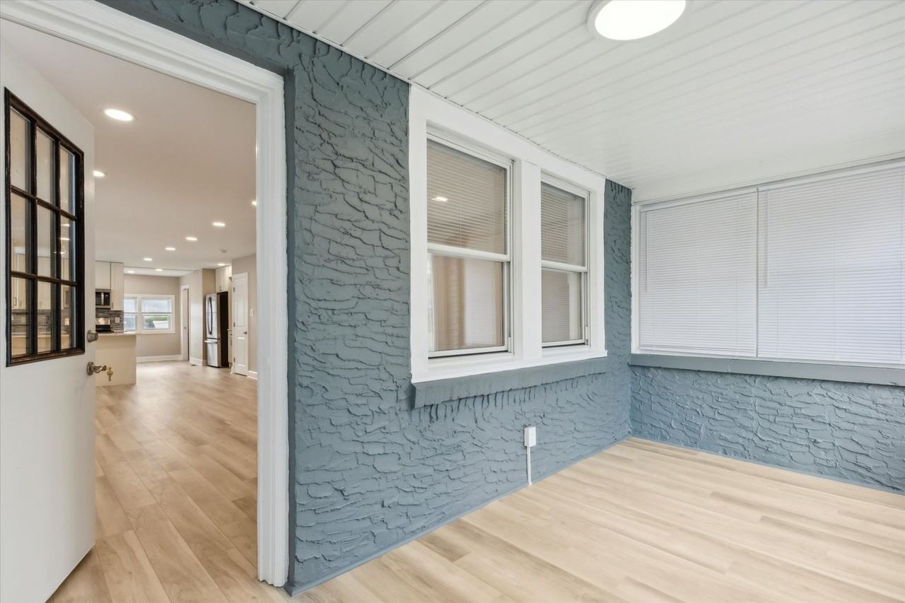 327 E 10th Ave - Photo 6 of 13