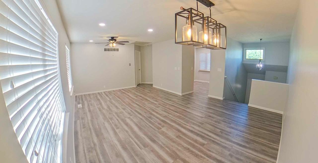 837 Davis Dr - Photo 3 of 10