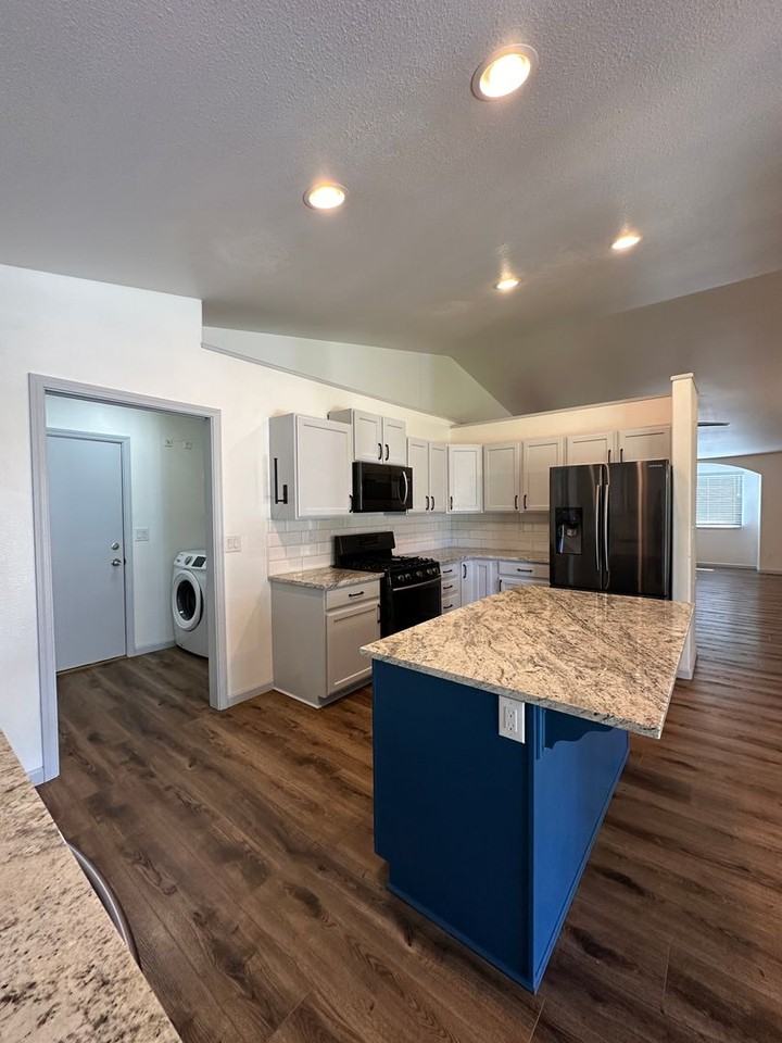 621 Night Shade Ct - Photo 3 of 15