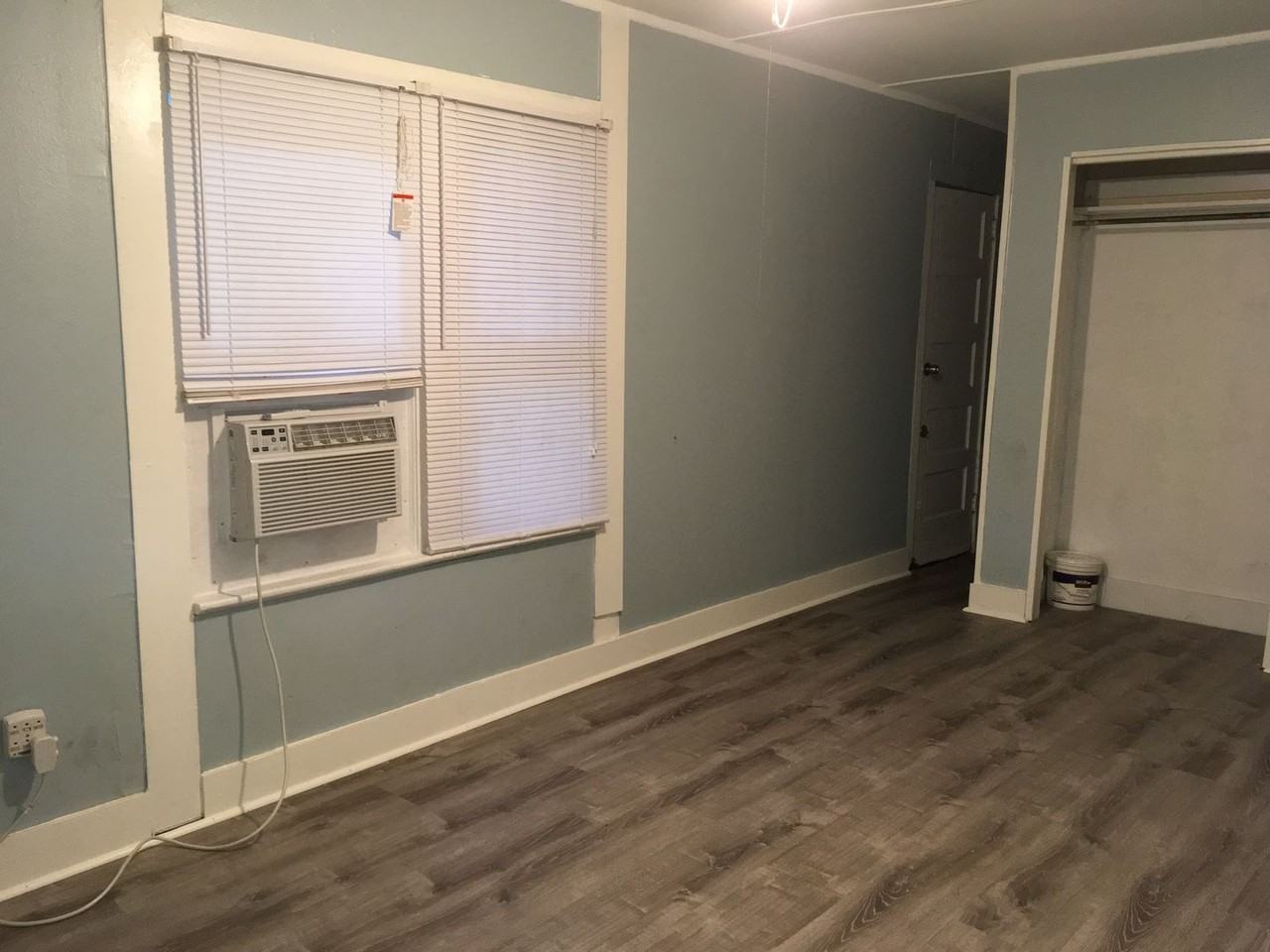 1225 17th St W - Photo 5 of 10