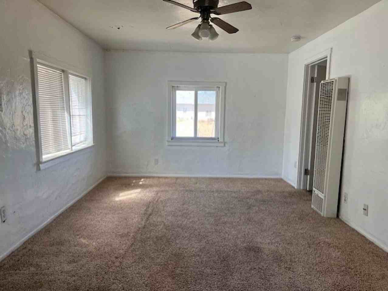 48518 W Valley Blvd - Photo 2 of 23