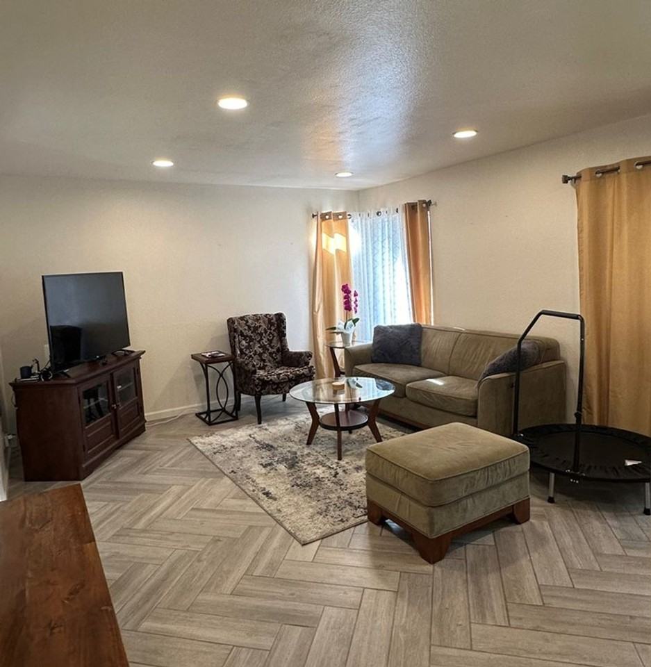 1678 Seattle Slew Way - Photo 2 of 40