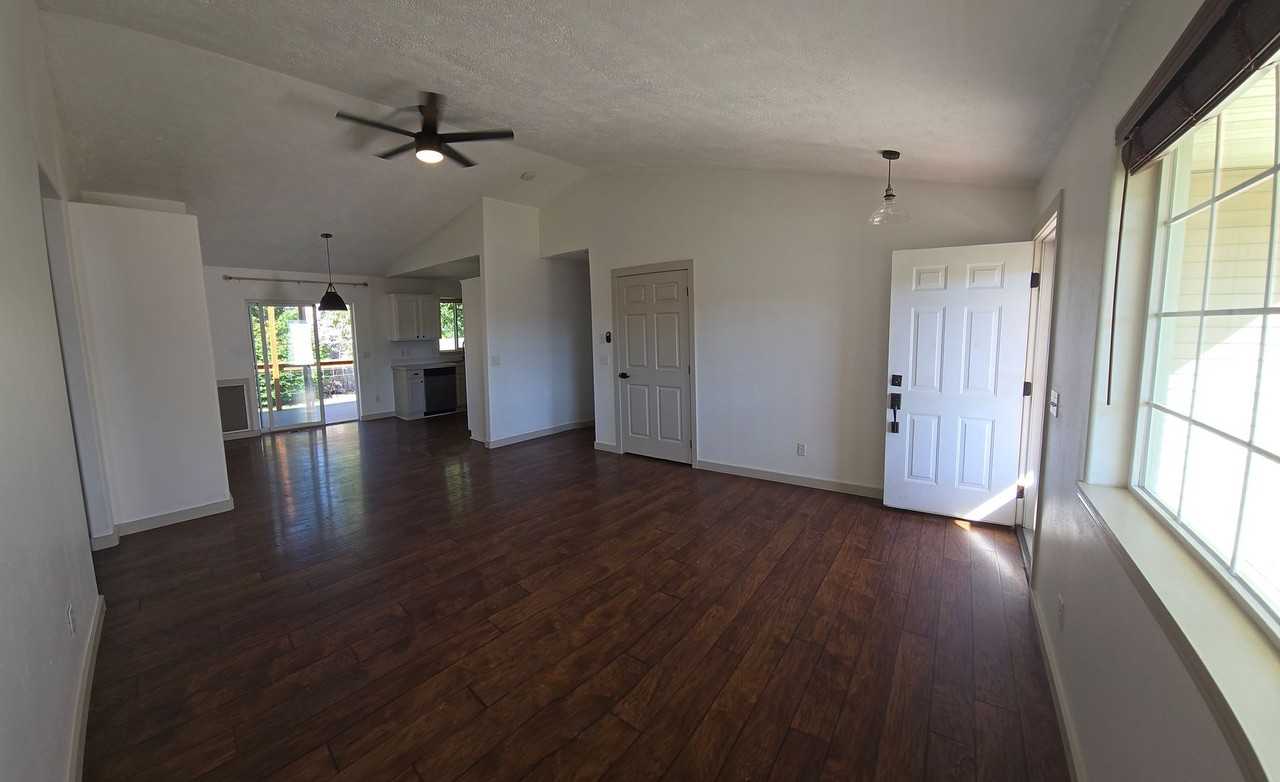 8639 W Colorado St - Photo 6 of 11