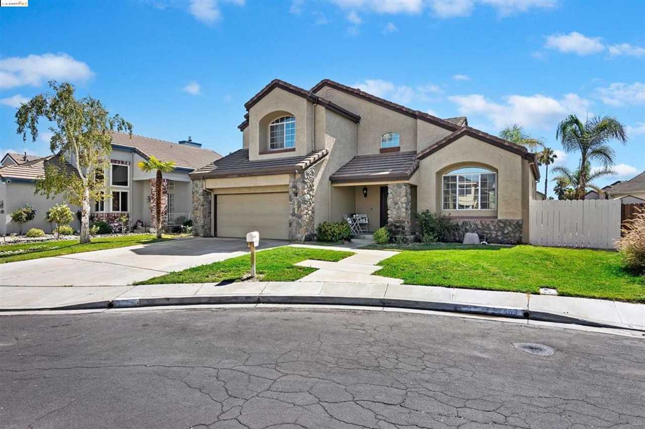 2459 Del Mar Ct - Photo 3 of 38