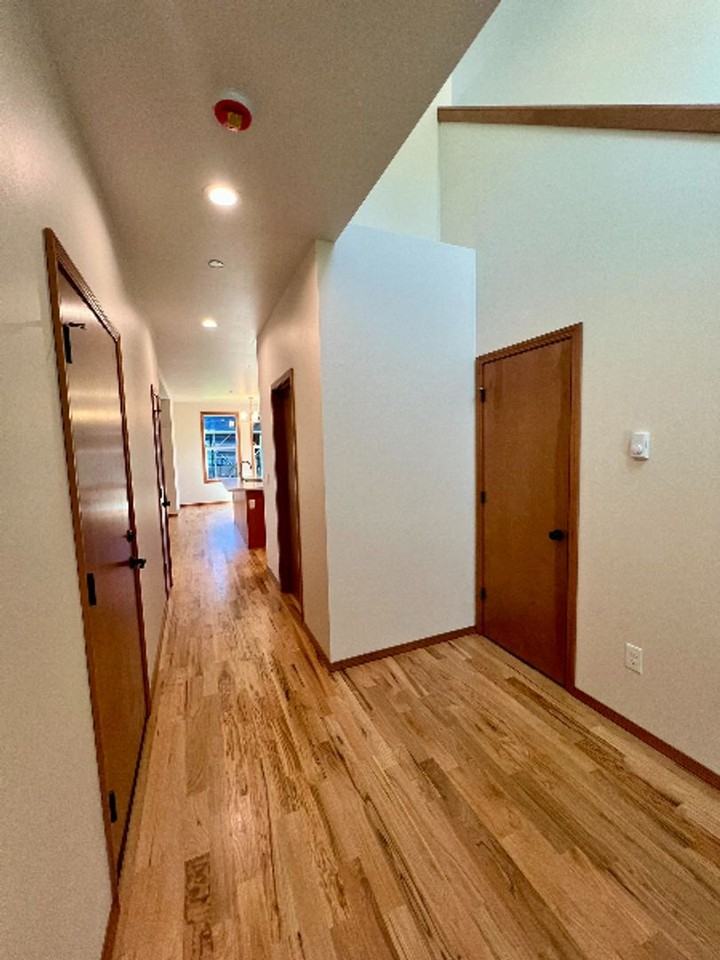 1620 Tullis St Ne - Photo 3 of 32