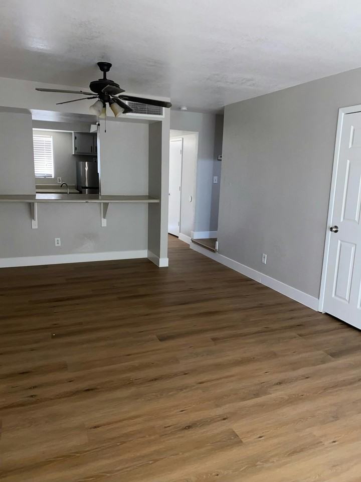 2814 East Le Marche Avenue, Unit 103 - Photo 2 of 18