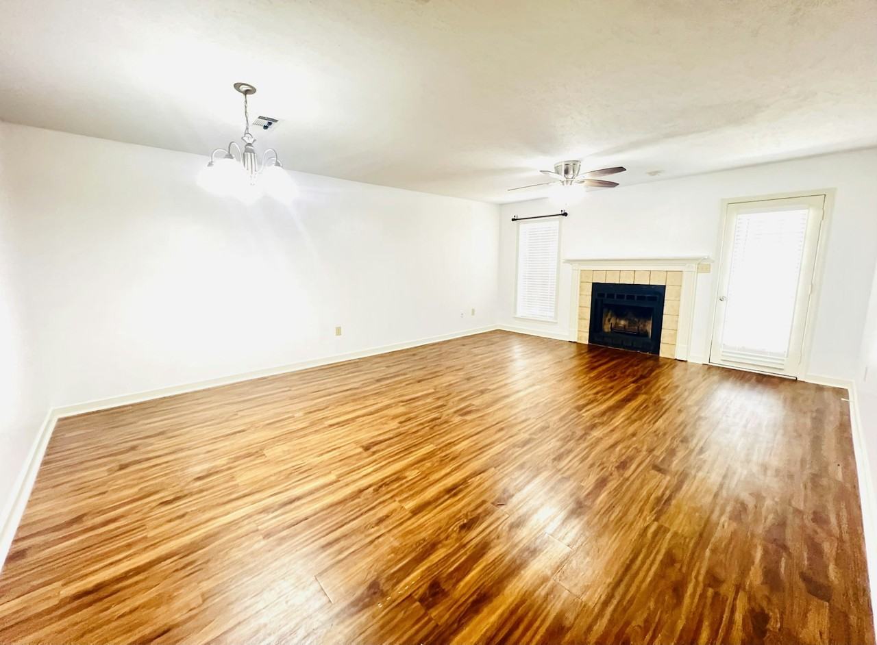 117 Bent Creek Cir N, Unit B - Photo 2 of 14