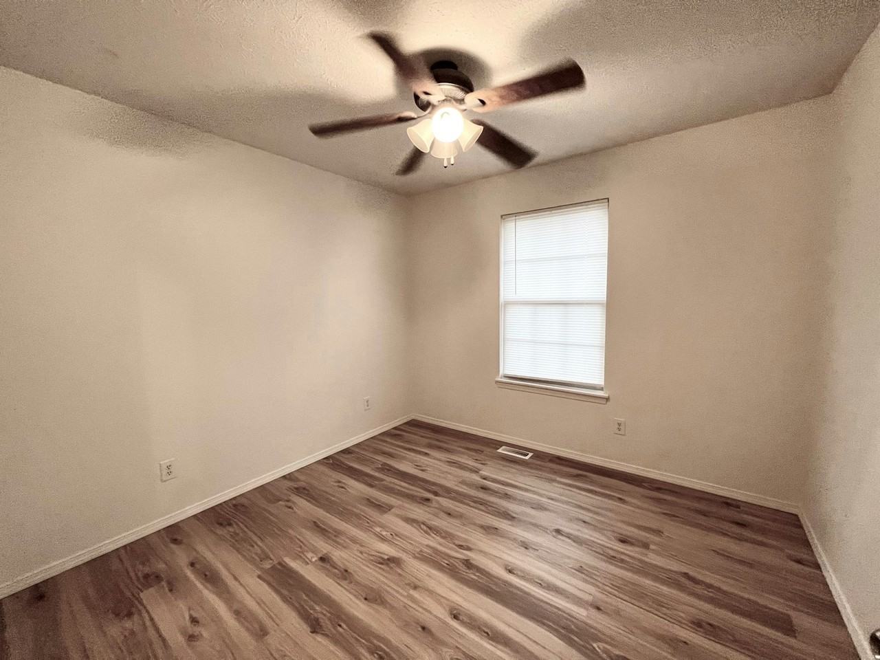 1018 North 25th Street - Photo 4 of 9