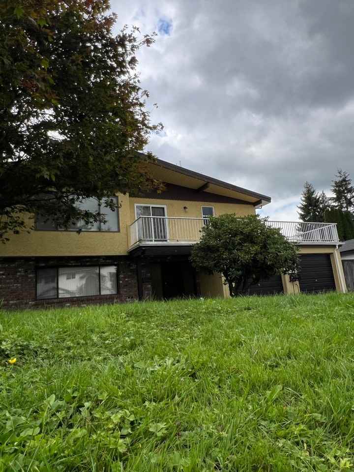 12561 Grace Street - Photo 3 of 24