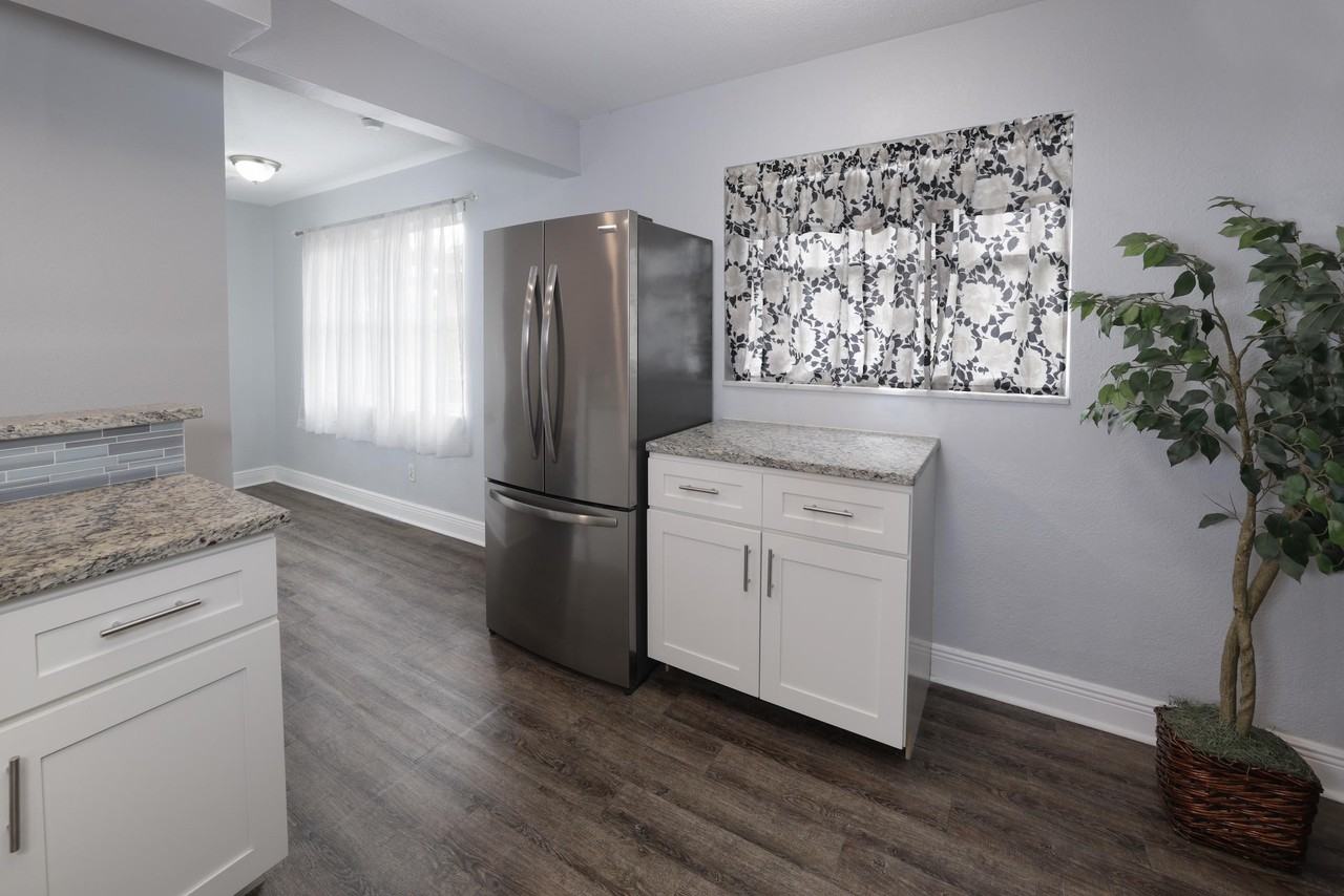 Burlington Ave N - Photo 2 of 4