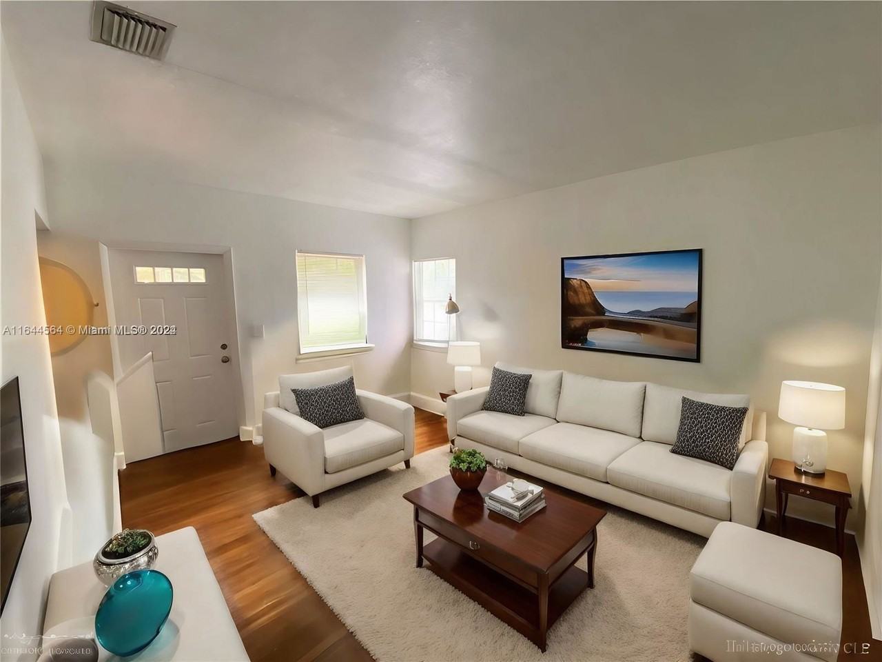 8335 Crespi Blvd #2 - Photo 3 of 8