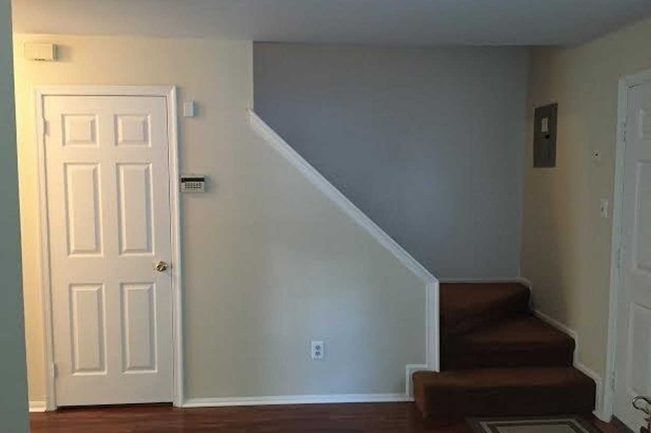 4463 Yorktown Pl - Photo 3 of 12