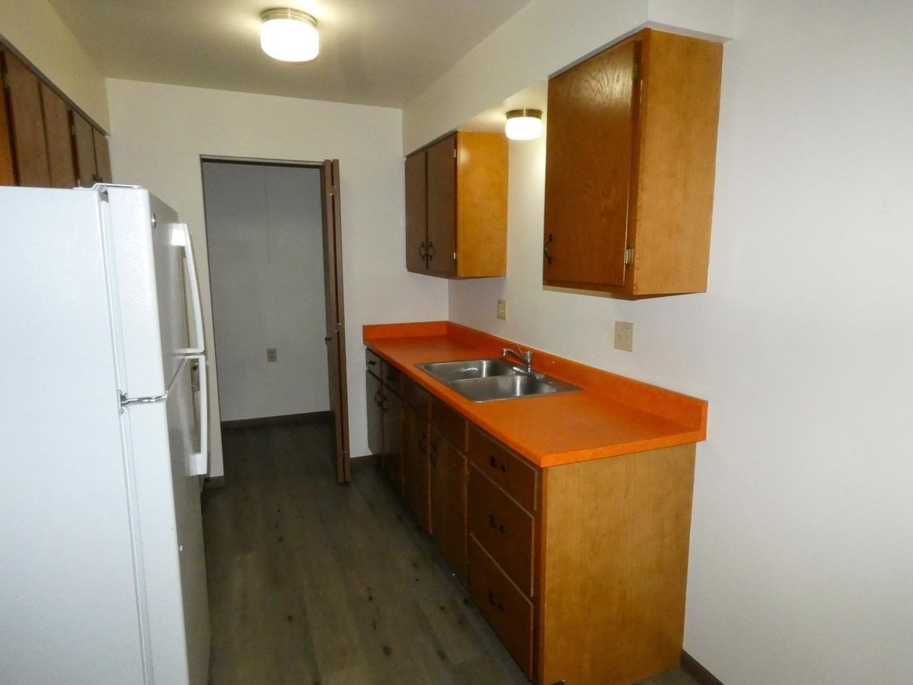 401 Grant St #6 - Photo 3 of 11