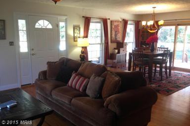 144 Aqua Ln - Photo 3 of 25