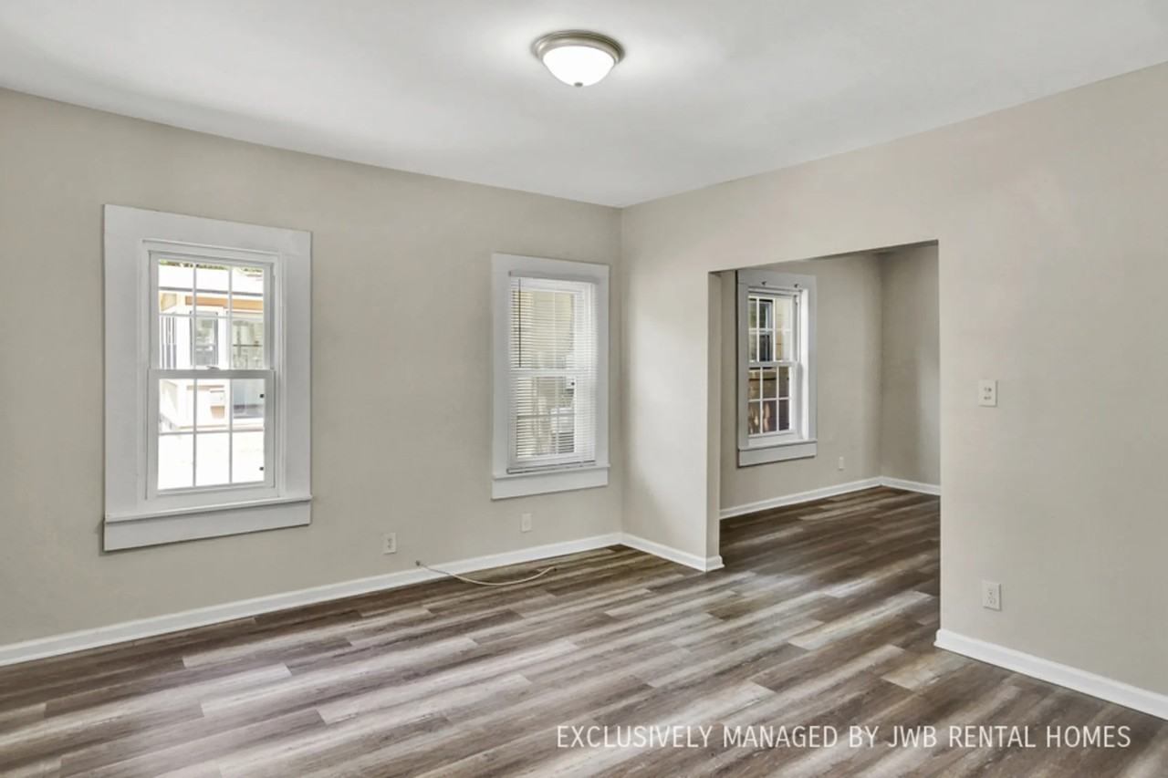 1265 W 31st St - Photo 2 of 8