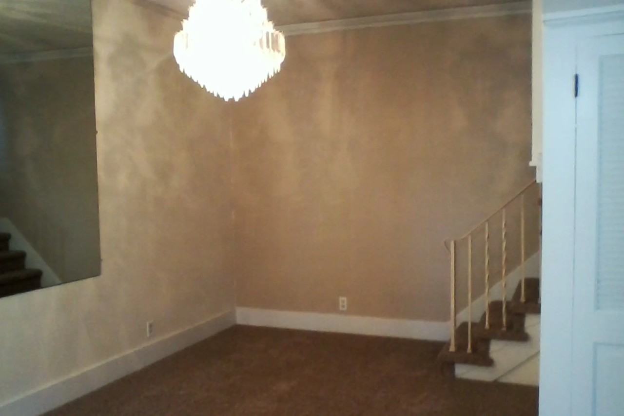 118 E 2nd St - Photo 3 of 10