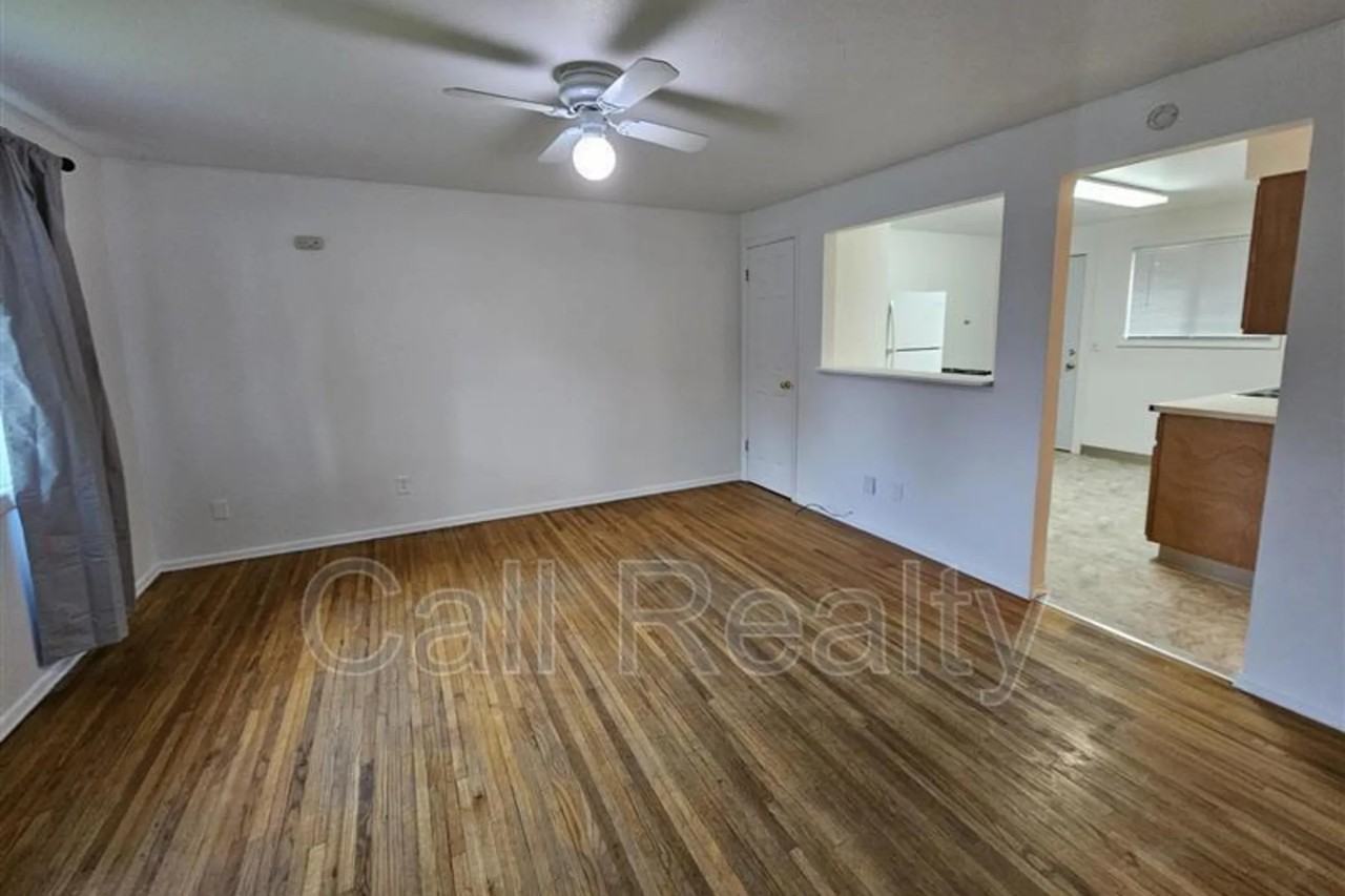 6412 N Normandie St - Photo 2 of 11