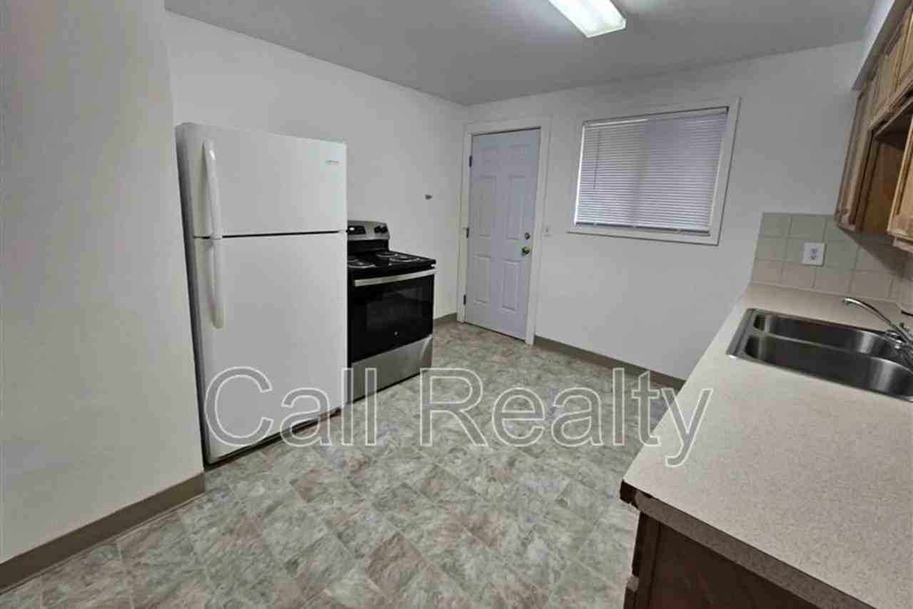 6412 N Normandie St - Photo 3 of 11