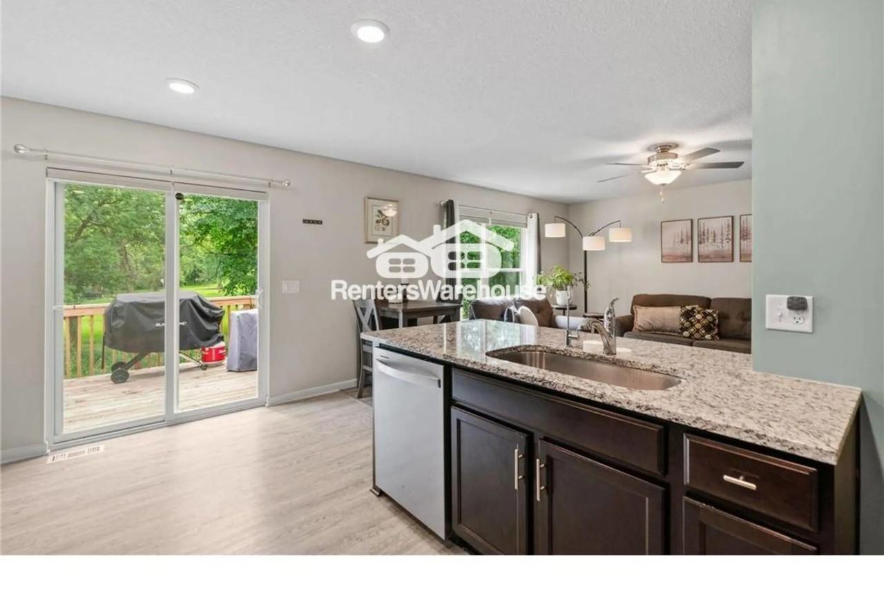 995 Fox Ave - Photo 2 of 30