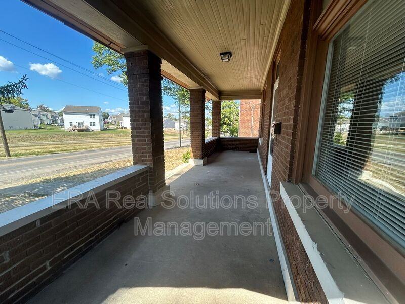 2410 Banning Rd - Photo 3 of 27