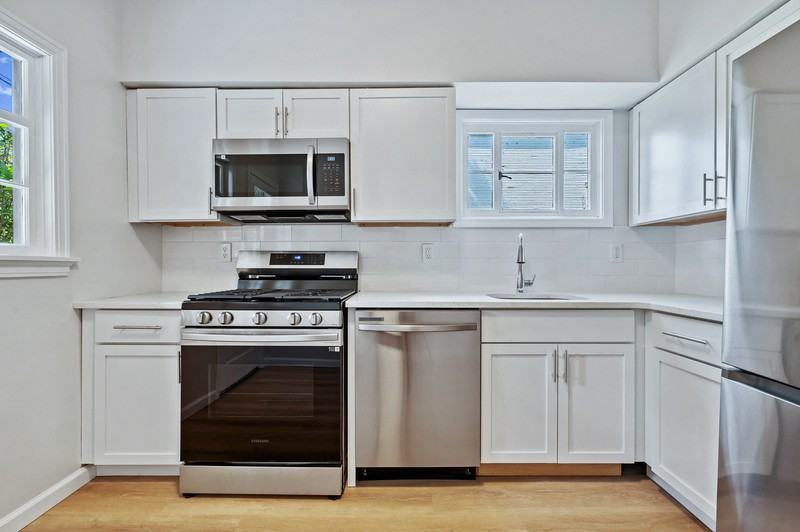 306 Marie Ave - Photo 2 of 21