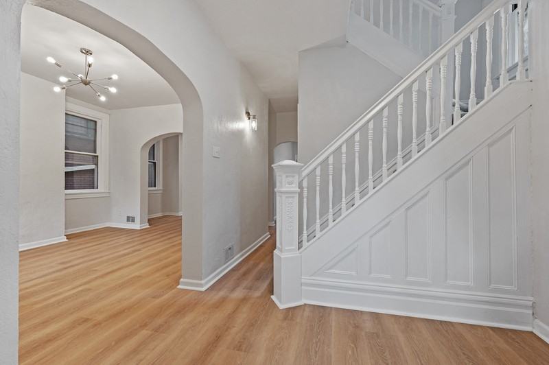 306 Marie Ave - Photo 5 of 21