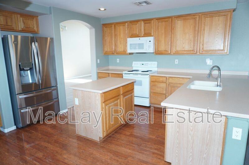 2600 S Holguin Way - Photo 2 of 14