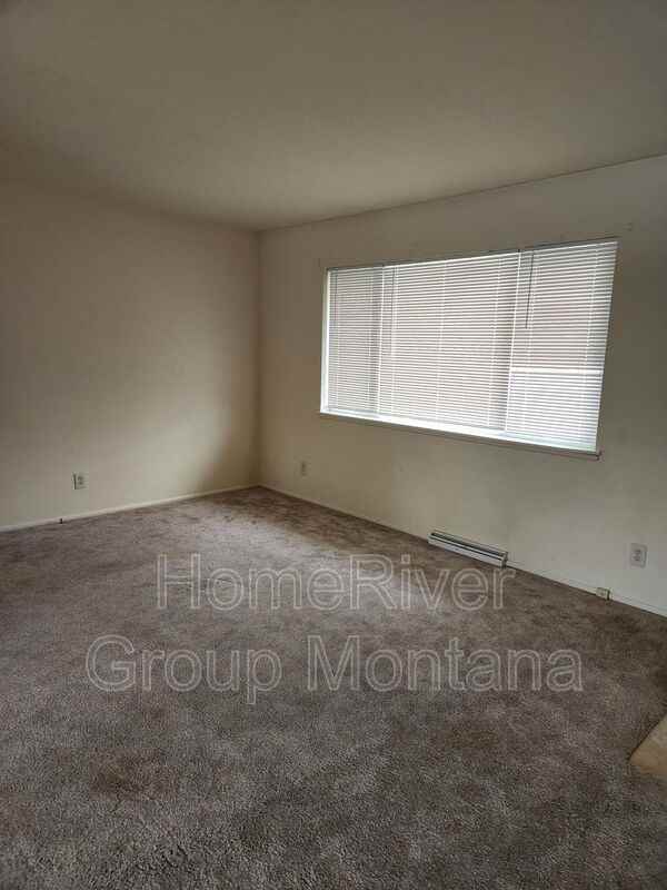 2244 Hillside Dr - Photo 3 of 14