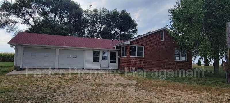 53651 188th St - Photo 2 of 20