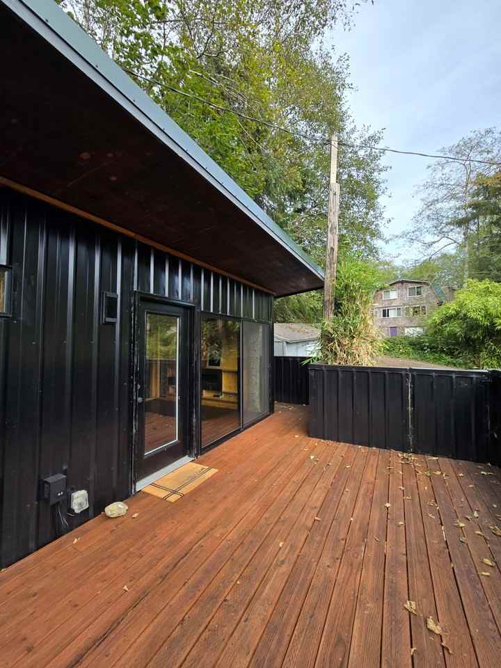 1645 Deer Rd - Photo 2 of 36
