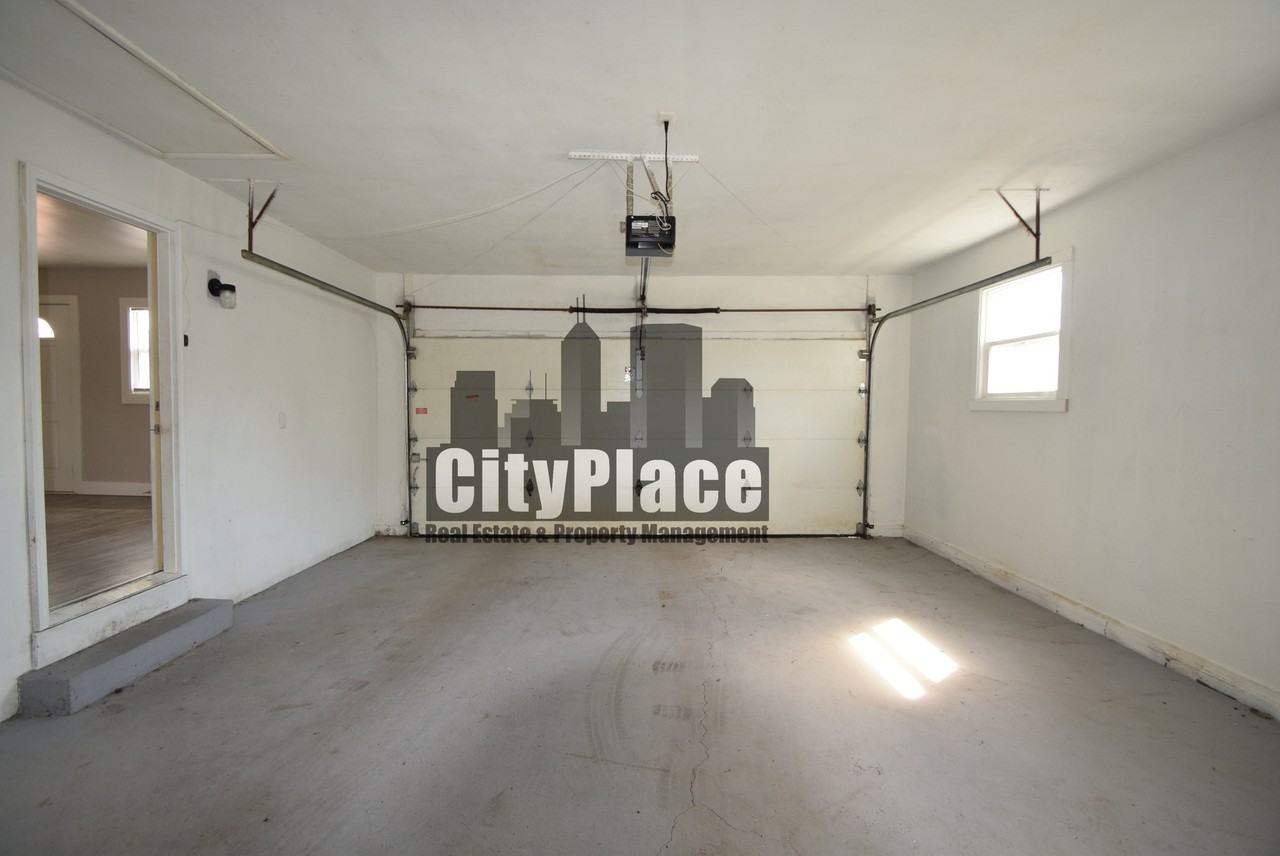 4550 S Keystone Ave - Photo 6 of 23