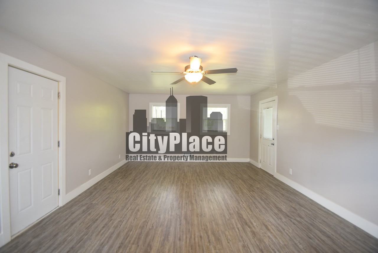 4550 S Keystone Ave - Photo 7 of 23