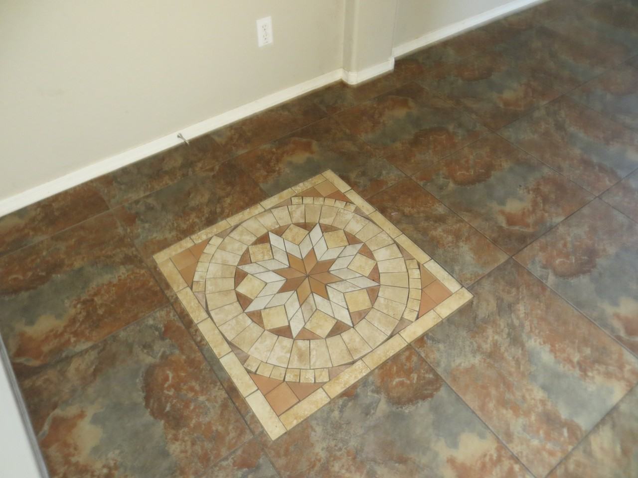 25678 W Orion Ct - Photo 3 of 5