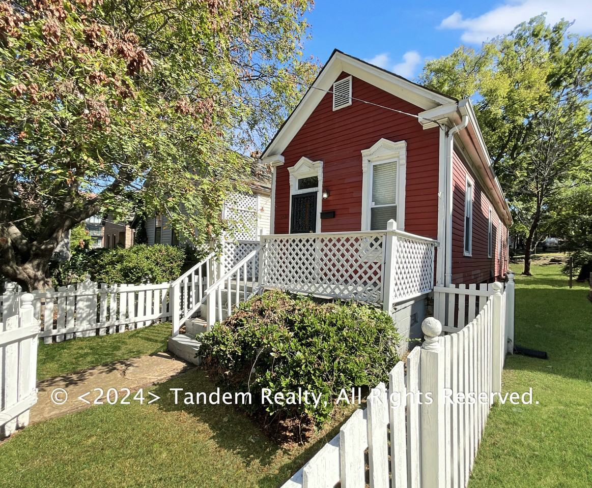 1326 7th Ave N - Photo 2 of 14