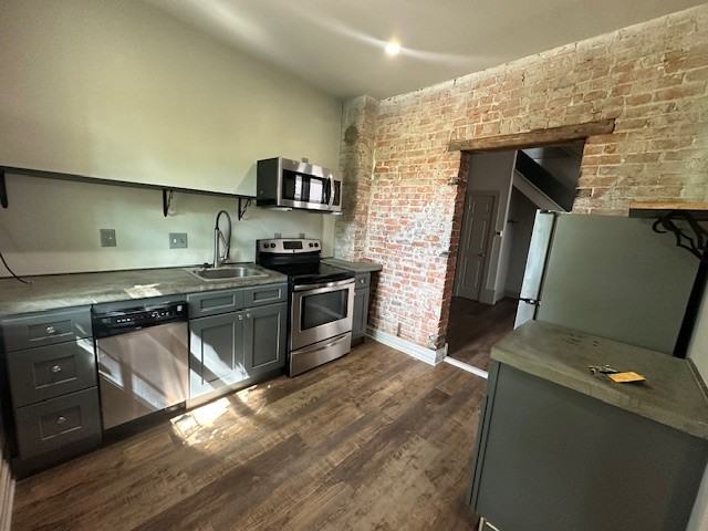 33-35 S Monroe Ave - Photo 3 of 13