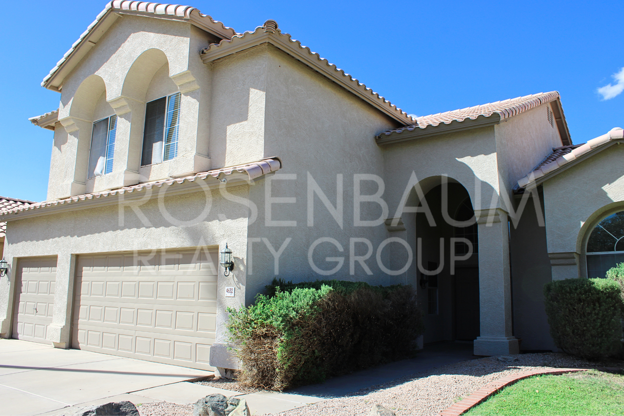 4632 E Harwell St - Photo 2 of 32