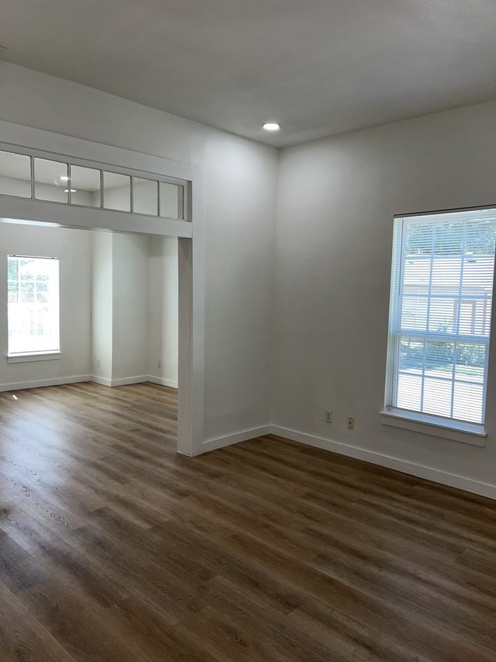 302 Topeka Blvd - Photo 2 of 22