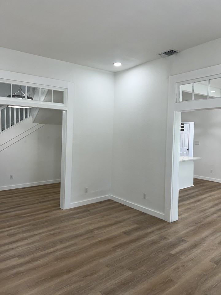 302 Topeka Blvd - Photo 3 of 22