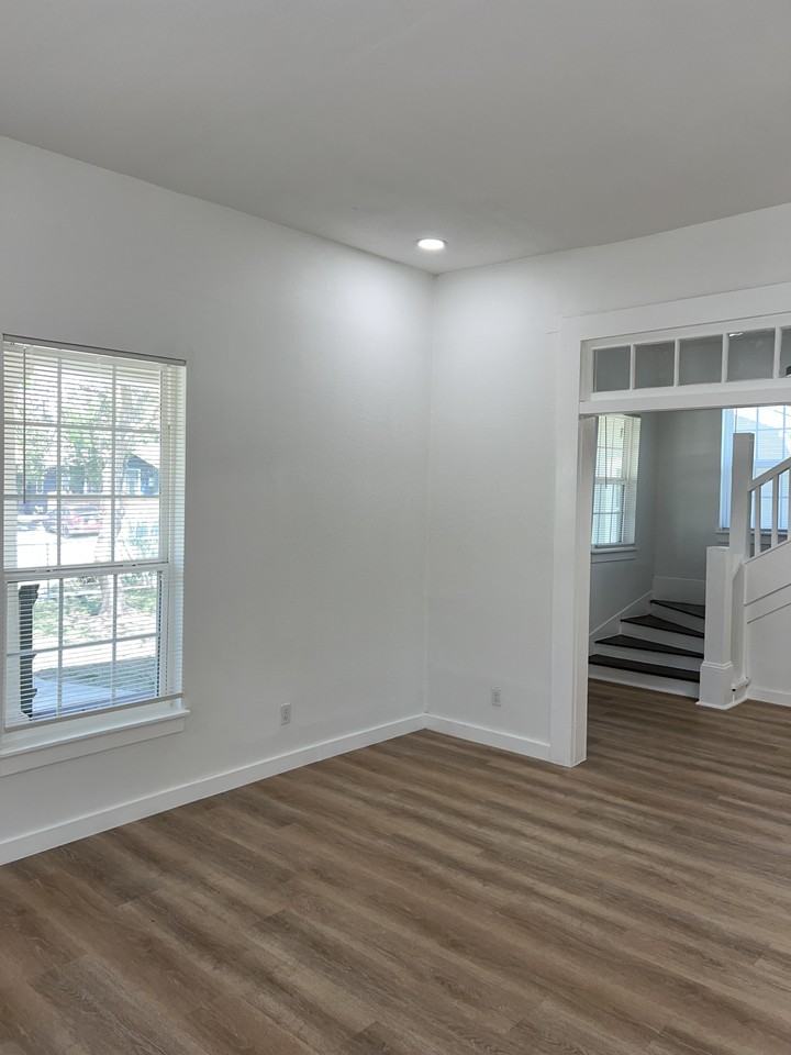 302 Topeka Blvd - Photo 4 of 22