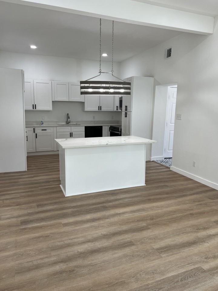 302 Topeka Blvd - Photo 6 of 22